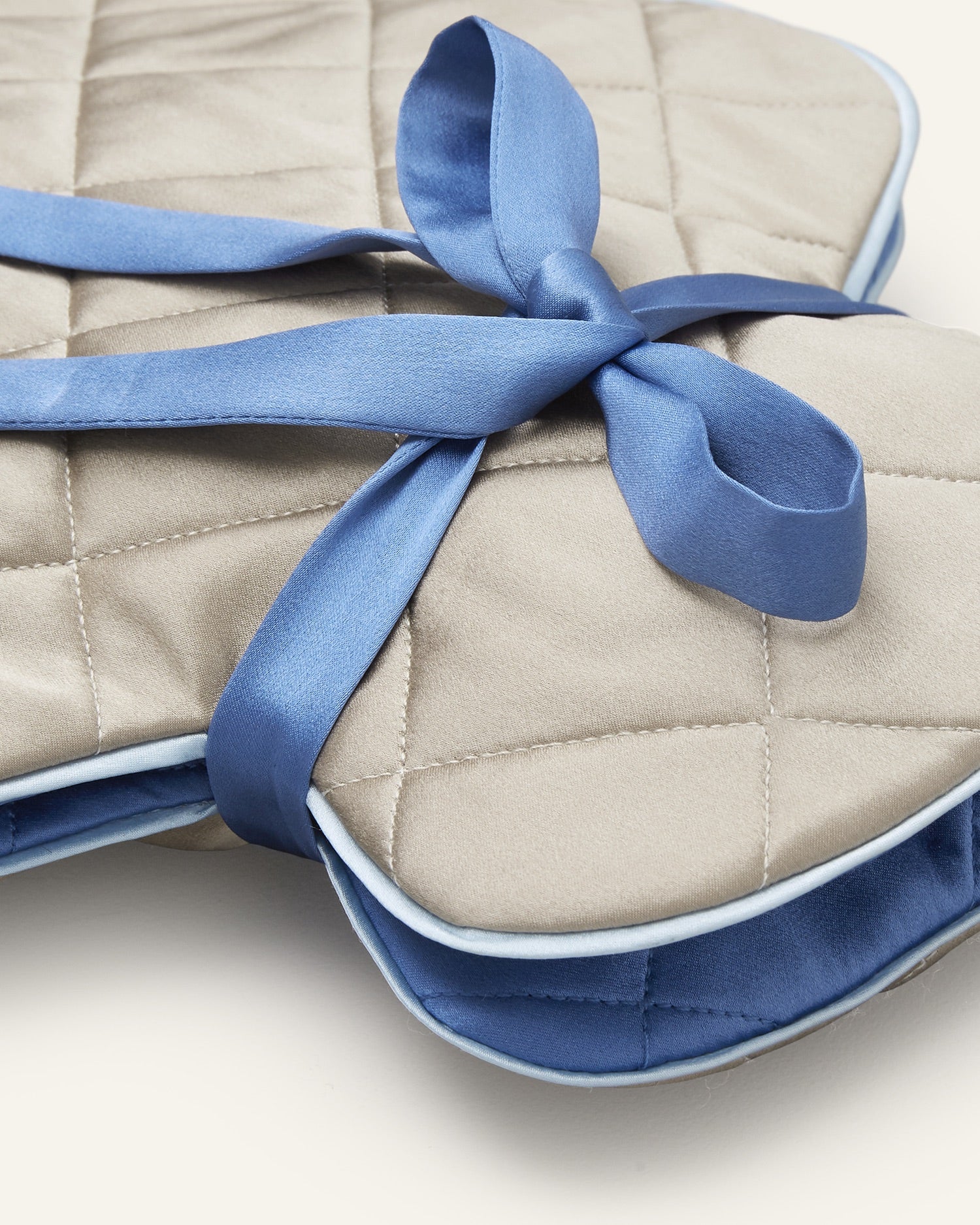 Silk Hot Water Bottle – Sandy Beach – Large